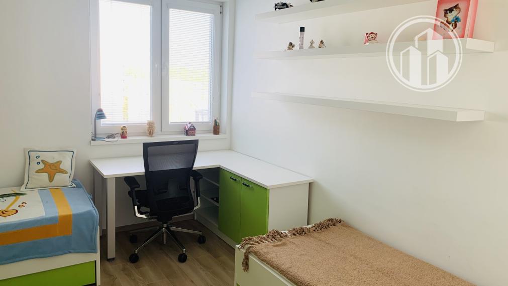 Priestranný 3 izbový byt na prenájom v Trnave na Bottovej ulici s parkovaním v cene