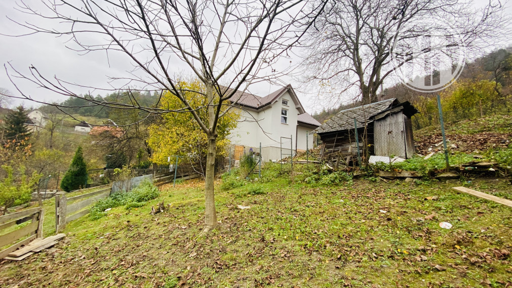 EXKLUZÍVNE na predaj rodinný dom v obci Čavoj