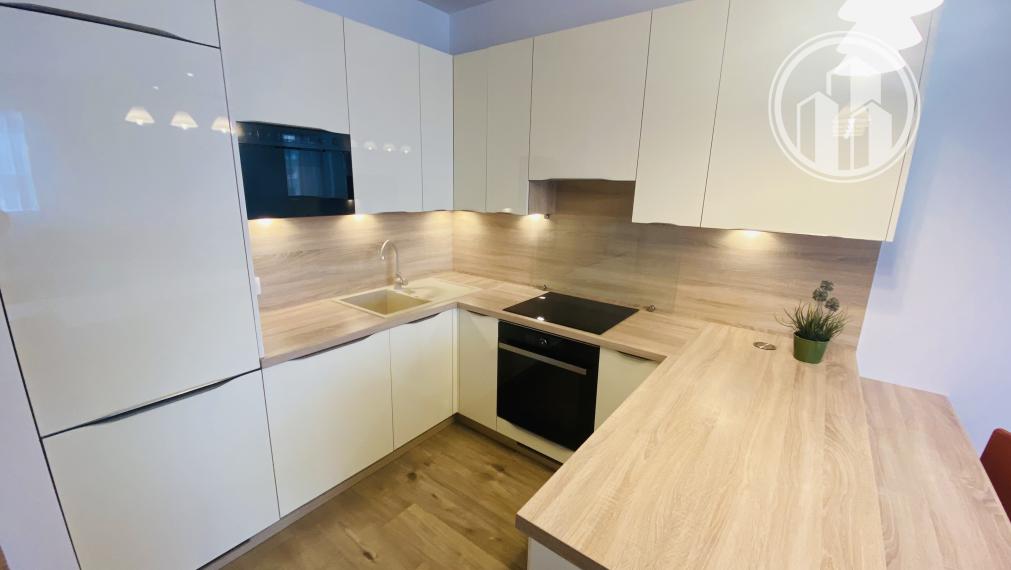 PREDANÝ -PREDAJ moderného 2 izbového bytu v Ružinove