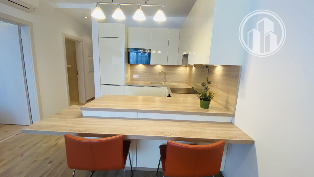 PREDANÝ -PREDAJ moderného 2 izbového bytu v Ružinove