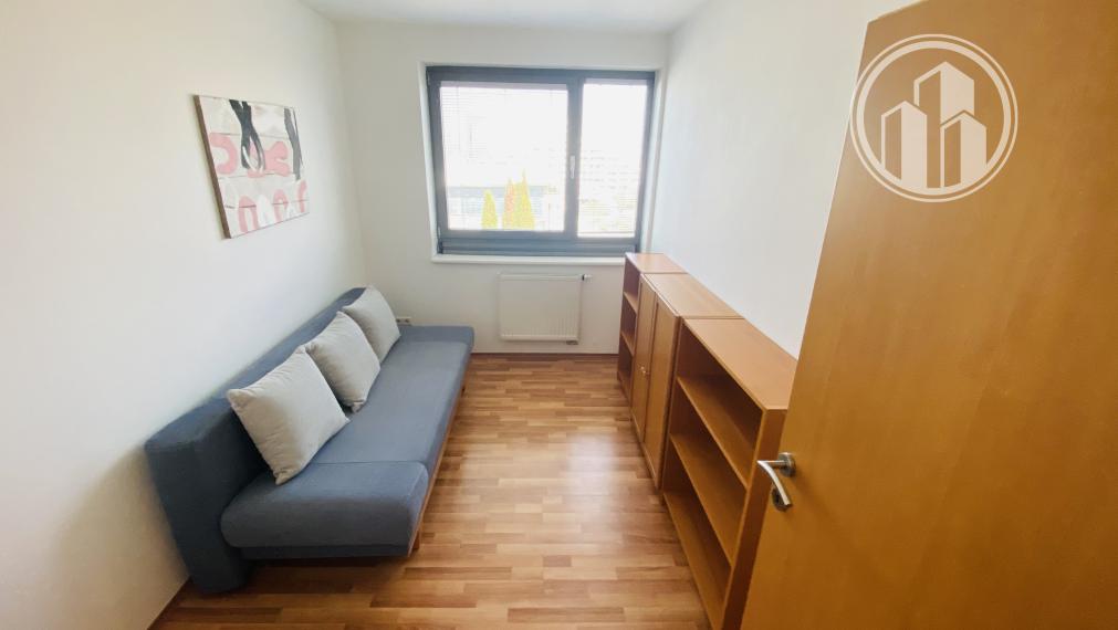 PRENAJATÝ -PRENÁJOM 3 izbového bytu s parkovaním na Bajkalskej ulici