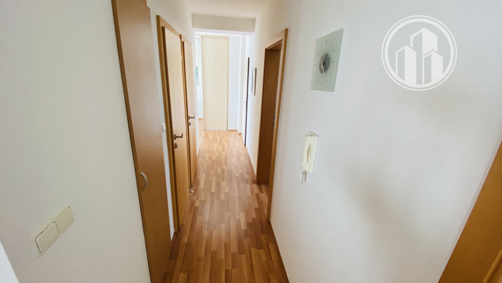 PRENAJATÝ -PRENÁJOM 3 izbového bytu s parkovaním na Bajkalskej ulici