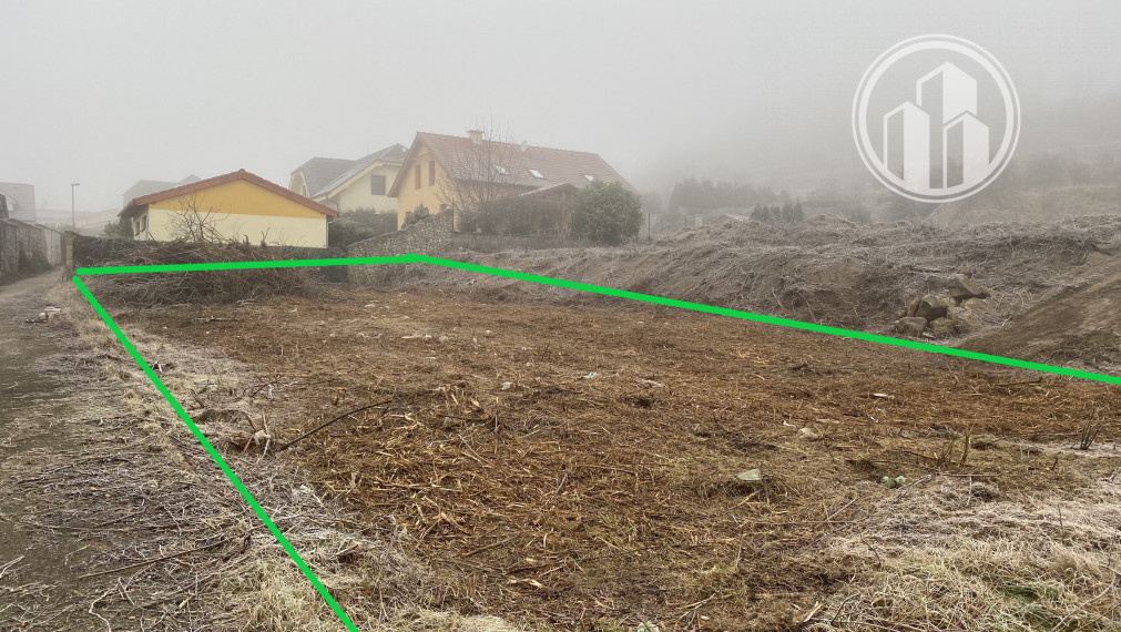 REZERVOVANÝ Stavebný pozemok v lukratívnej časti Limbachu