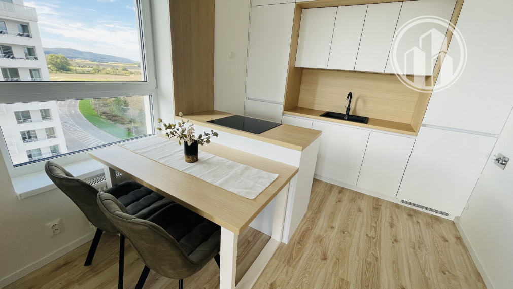 Prenájom moderného 2 izbového bytu - Slnečnice Petržalka