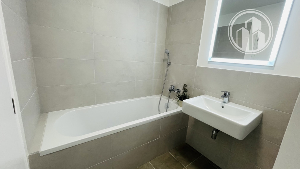 Prenájom moderného 2 izbového bytu - Slnečnice Petržalka