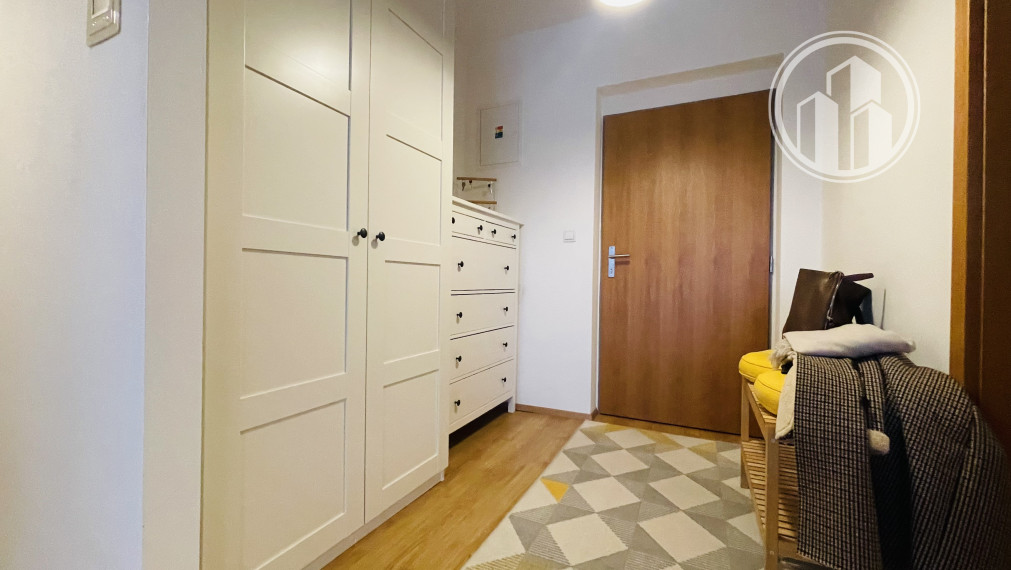 PRENAJATÝ  Prenájom 3 izbového bytu s klimatizáciou a parkovacím státim