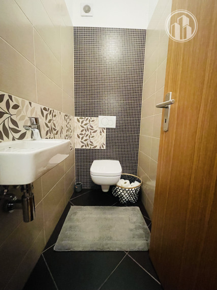 PRENAJATÝ  Prenájom 3 izbového bytu s klimatizáciou a parkovacím státim