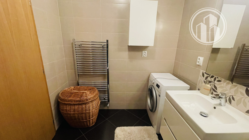 PRENAJATÝ  Prenájom 3 izbového bytu s klimatizáciou a parkovacím státim