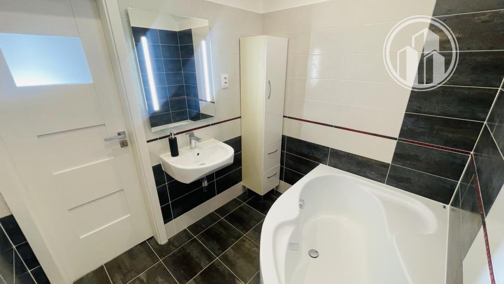 Slnečný 3 izbový byt na sídlisku Muškát v Pezinku