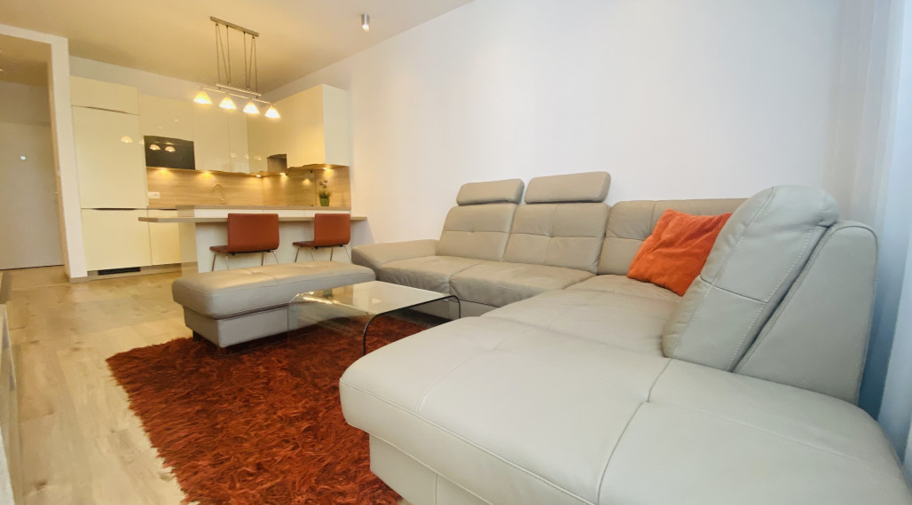 PREDANÝ -PREDAJ moderného 2 izbového bytu v Ružinove