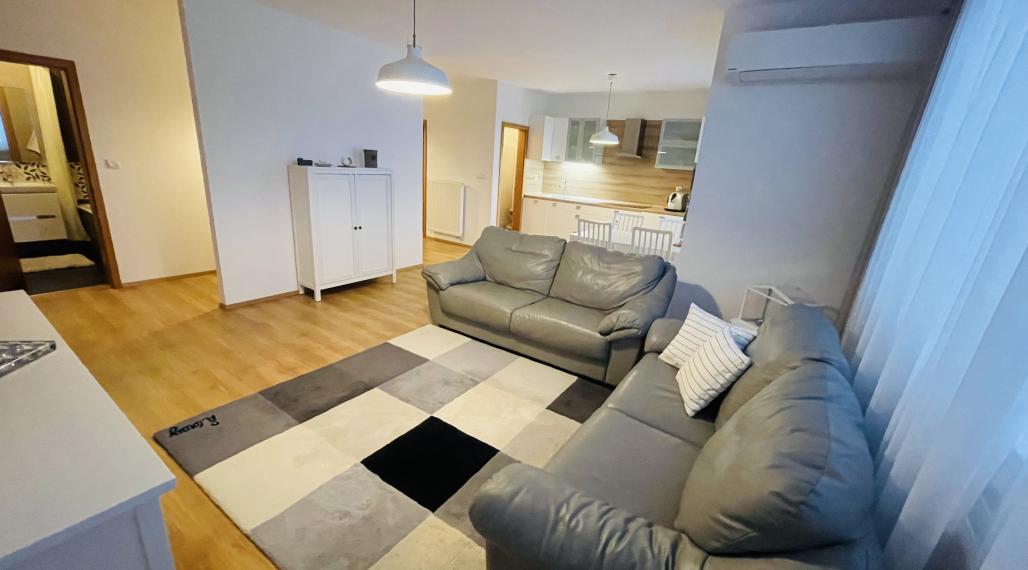 PRENAJATÝ  Prenájom 3 izbového bytu s klimatizáciou a parkovacím státim