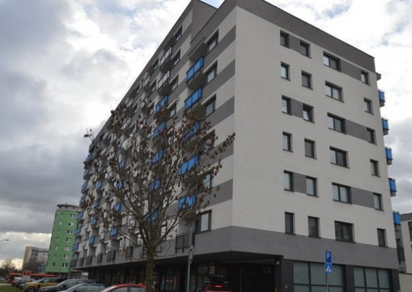 PREDAJ garážového státia v bytovom dome na Uzbeckej