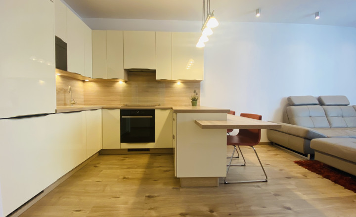 PREDANÝ -PREDAJ moderného 2 izbového bytu v Ružinove - fotografia 3