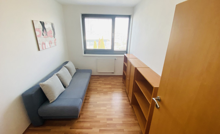 PRENAJATÝ -PRENÁJOM 3 izbového bytu s parkovaním na Bajkalskej ulici - fotografia 7