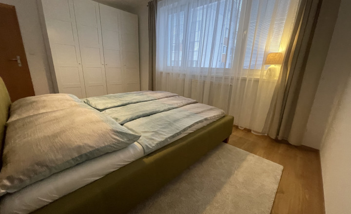 PRENAJATÝ  Prenájom 3 izbového bytu s klimatizáciou a parkovacím státim - fotografia 3