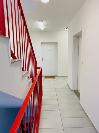 Prenájom 3 izbovehého bytu na Kramároch s garážovým státim - fotografia 8